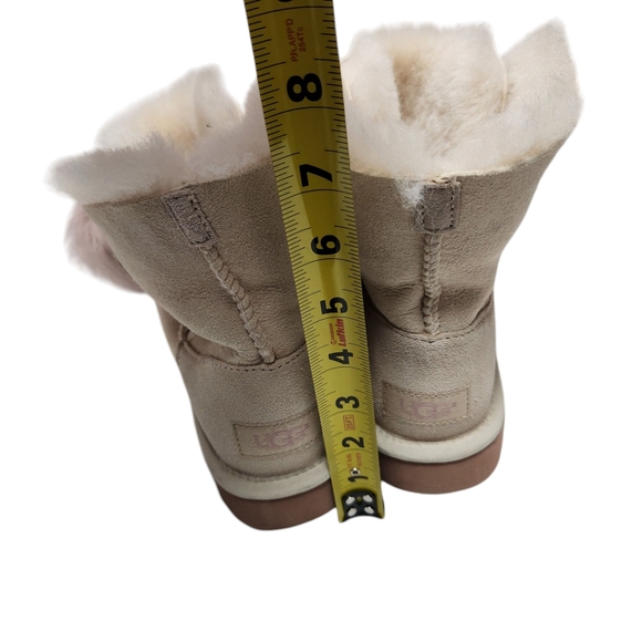 Cozy Ugg Shearling Boots with Pink Pom Poms - Picture 4 of 8